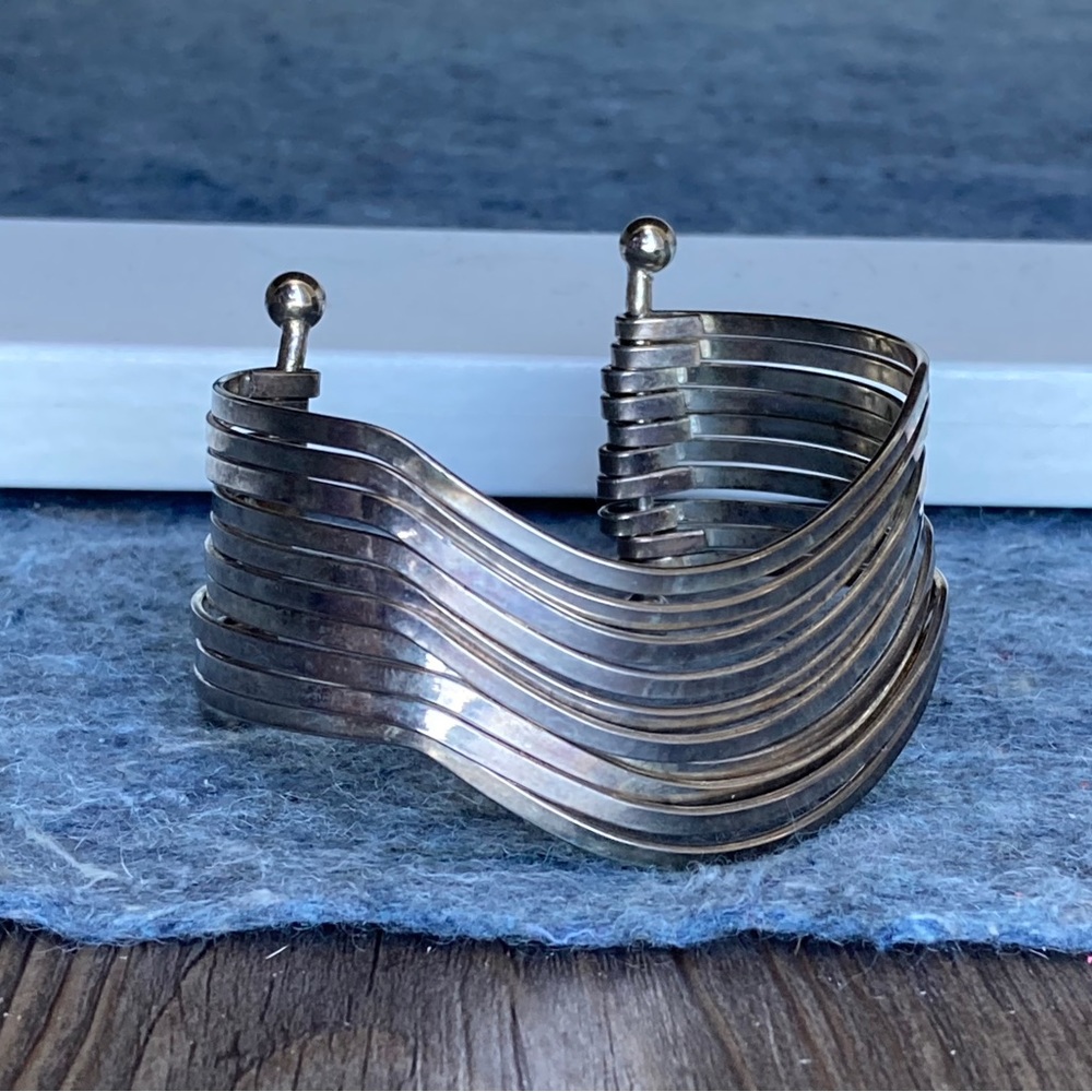 Vintage Artisan Handmade Silver Tone Metal Bangle Bracelet